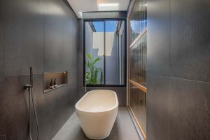 EBNY8308-HDR-2